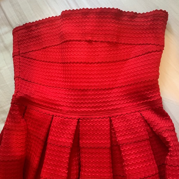Red strapless tube dress - Picture 6 of 8